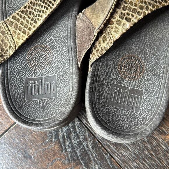 FitFlops womens brown snakeskin print flip flops size 10 comfort shoe summer wal - Picture 5 of 6